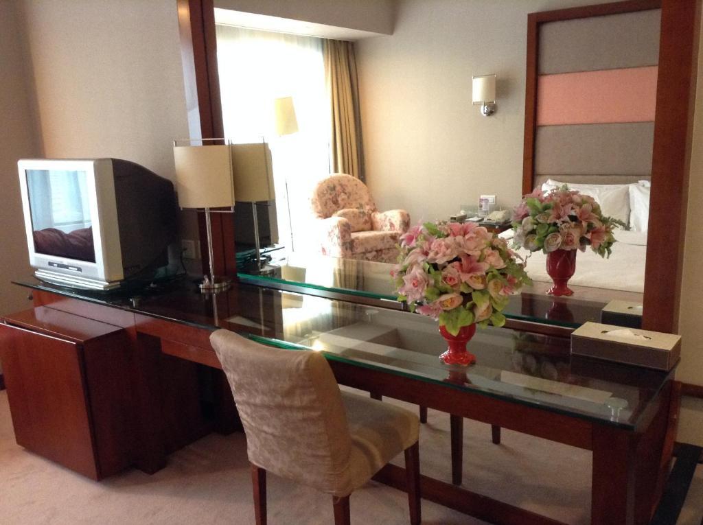 New Times Hotel Shenzhen Railway Station Экстерьер фото