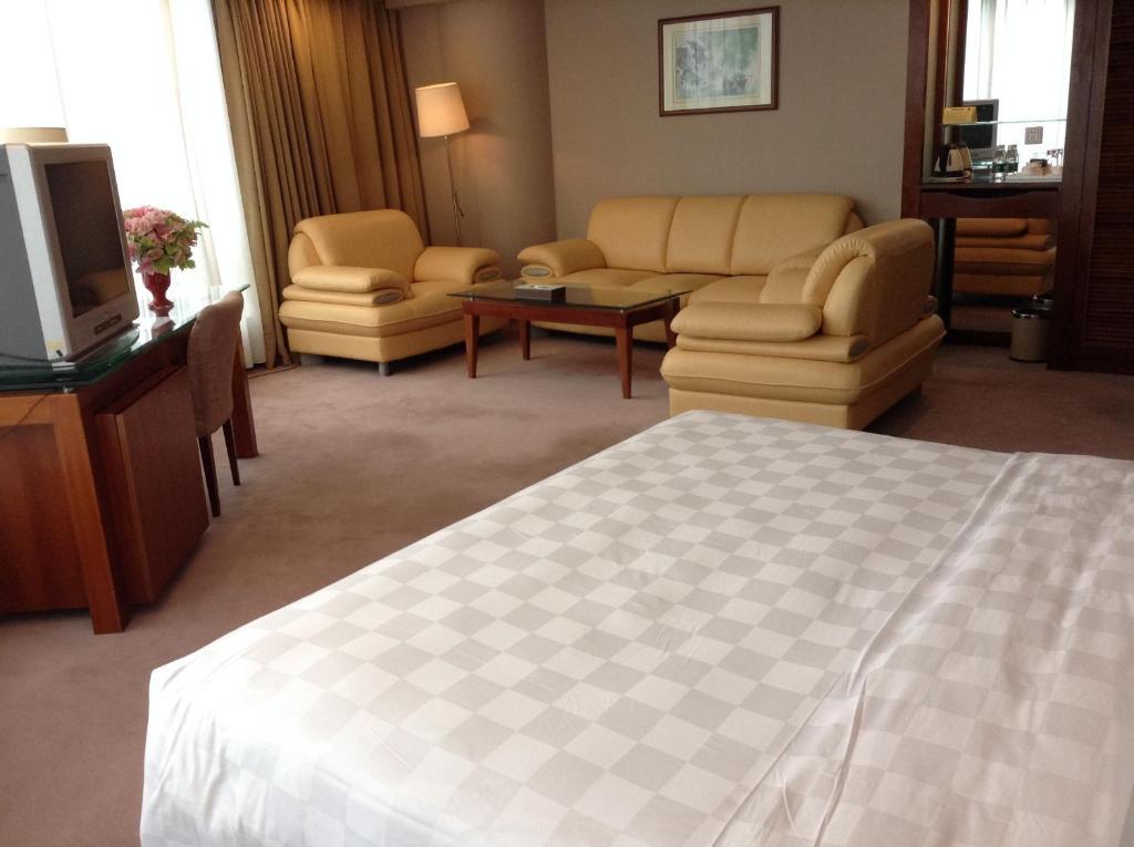 New Times Hotel Shenzhen Railway Station Экстерьер фото