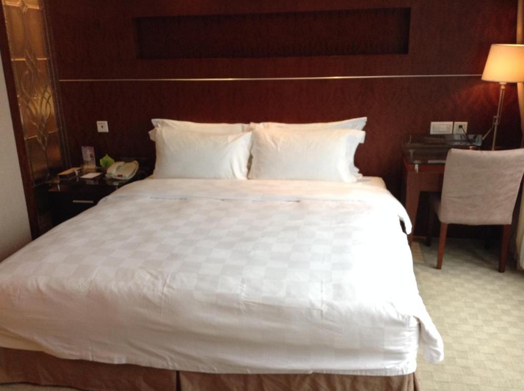 New Times Hotel Shenzhen Railway Station Экстерьер фото