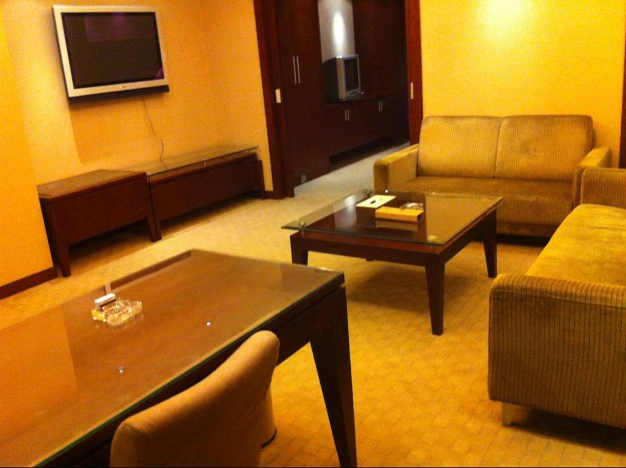 New Times Hotel Shenzhen Railway Station Экстерьер фото